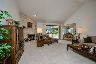 2418 Meadow Creek Dr, Medford, OR 97504 - photo 2