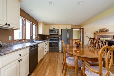 126 Bush Hill Rd, Hudson, NH 03051 - photo 7