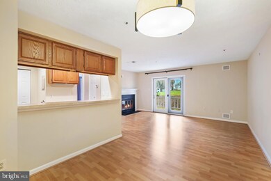 12200 Eagles Nest Ct unit F, Germantown, MD 20874 - photo 4