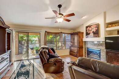 11-web-or-mls-N 42nd Wy-009