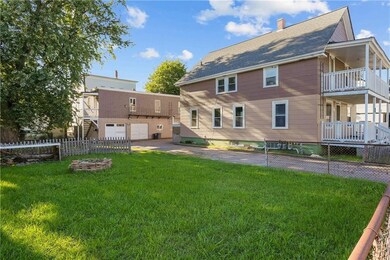 27 Heroux Ave, Woonsocket, RI 02895 - photo 4