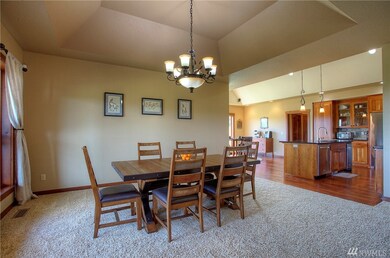 2718 Cascade Dr E, Roy, WA 98580 - photo 4