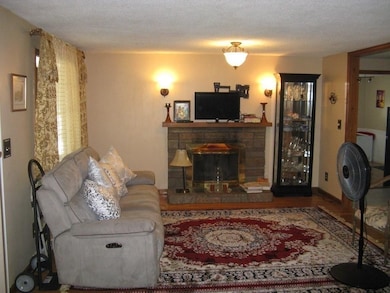 279 River St, Billerica, MA 01821 - photo 5