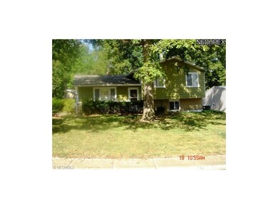 1040 Kevin Dr, Akron, OH 44313 - photo 2