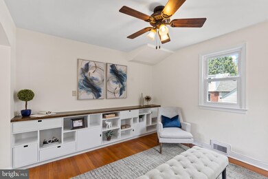 4537 S Chelsea Ln, Bethesda, MD 20814 - photo 6