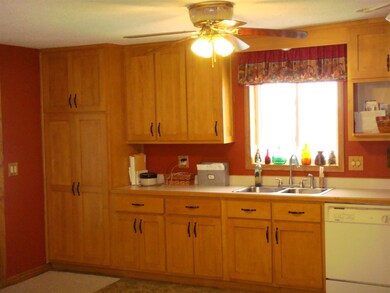 Lots of Cupboard and Counter Space