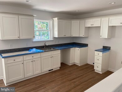 81 White Cedar Ln, Harpers Ferry, WV 25425 - photo 5