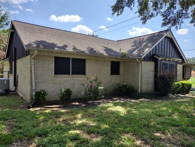 3231 Druid St, Houston, TX 77091 - photo 2