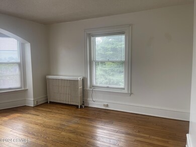 615 Broadway Apt 3 St, Milton, PA 17847 - photo 4