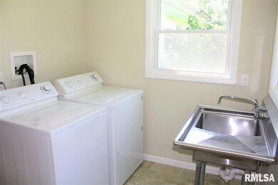 3714 Forest Rd, Davenport, IA 52807 - photo 7