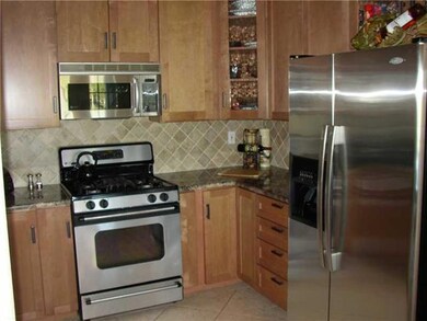 Kitchen. GREAT KITCHEN WITH UPGRADED CABINETRY AND