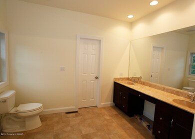 69 Pennbrook Ln, Dallas, PA 18612 - photo 7