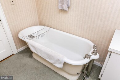 10 Englewood Rd, Baltimore, MD 21210 - photo 5