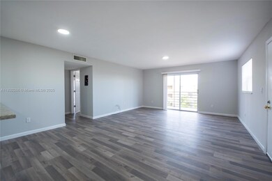 Oaks Condominiums unit 509, Davie, FL 33314 - photo 6