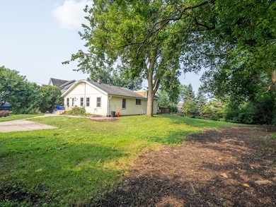 2022 Stoddard Ave, Wheaton, IL 60187 - photo 2