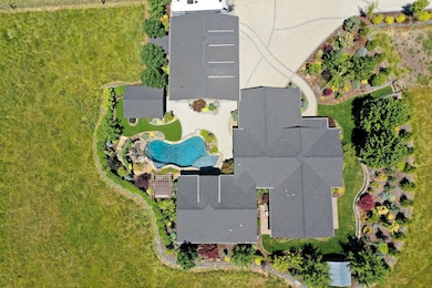 998 W Justice Rd, Central Point, OR 97502 - photo 5