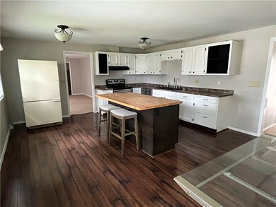 1021 Penguin St, Effingham, IL 62401 - photo 3