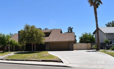 Large Driveway and RV Parking