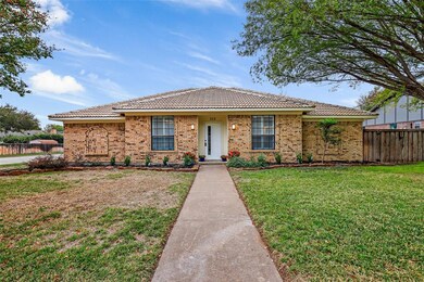 212 Stanford Dr, Bedford, TX 76021 - photo 2