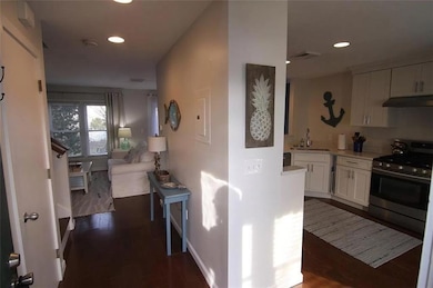 70 Houston Ave, Newport, RI 02840 - photo 5