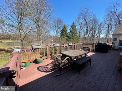 102 Hunters Run, Newtown Square, PA 19073 - photo 2