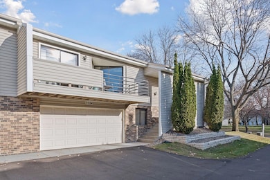 5524 Bimini Dr, Hopkins, MN 55343 - photo 2