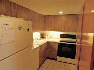 32 Fox Run Rd unit 2, Lincoln, NH 03251 - photo 7