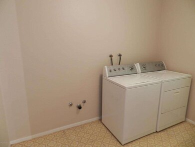 LAUNDRY CENTER