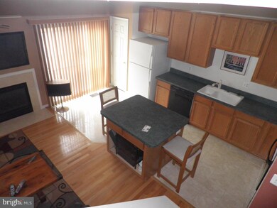 21059 Sojourn Ct, Germantown, MD 20876 - photo 5