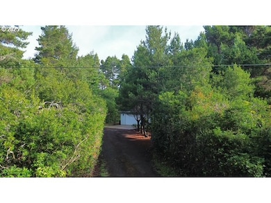 87987 Woodlands Dr, Florence, OR 97439 - photo 6