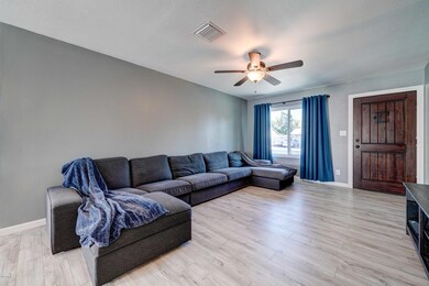 2350 W Plata Ave-6