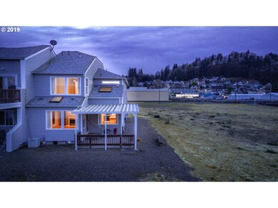 209 W A St unit 1, Rainier, OR 97048 - photo 3