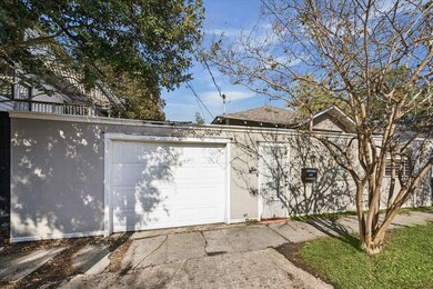 304 Bomar St, Houston, TX 77006 - photo 2
