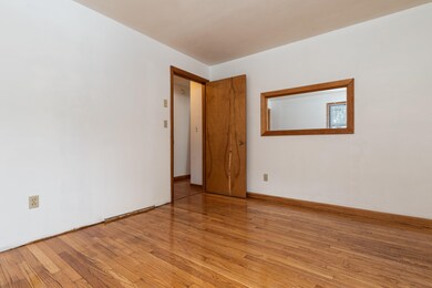 437 Tunnel St, Readsboro, VT 05350 - photo 5