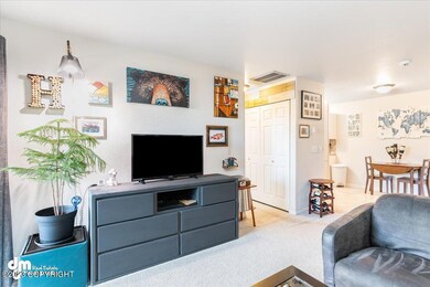 05-Living Room_ELI04833-Edit