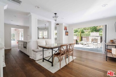 Informal Dining Banquette