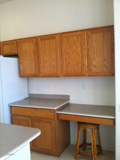 CABOT G - Kitchen Desk and Cabinets