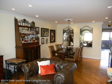 907 W Fingerboard Rd unit 256, Staten Island, NY 10304 - photo 6
