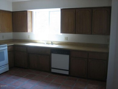 610 camino saguaro kitchen 2