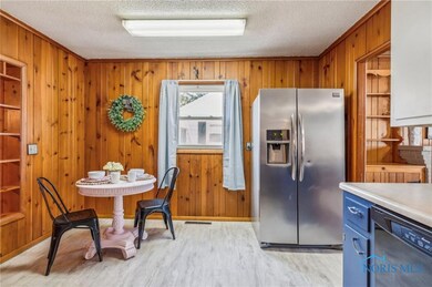 319 Rector Ave, Findlay, OH 45840 - photo 5