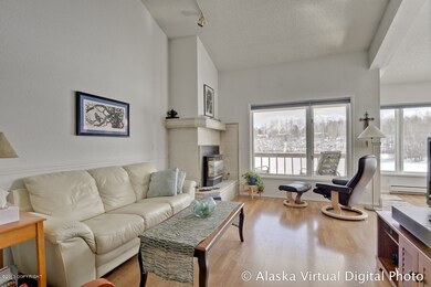 Living Rm overlooking the lake & mntns