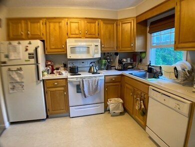 301 Manor Terrace unit 301, Lexington, MA 02420 - photo 3