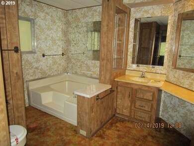 13303 Schroeder Rd, Gates, OR 97346 - photo 6