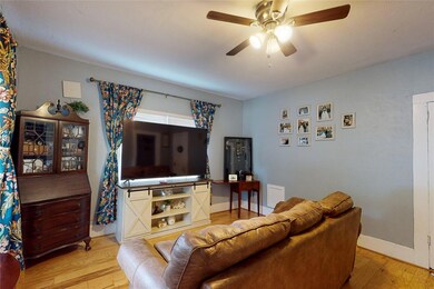 207 W Water St, Weatherford, TX 76086 - photo 6