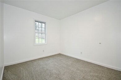 1st floor master bedroom, how nice!