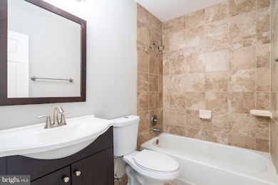 147 Edinburgh Square, Sterling, VA 20164 - photo 4