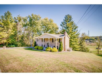 1004 Ridgefield Cir, Johnson City, TN 37601 - photo 2