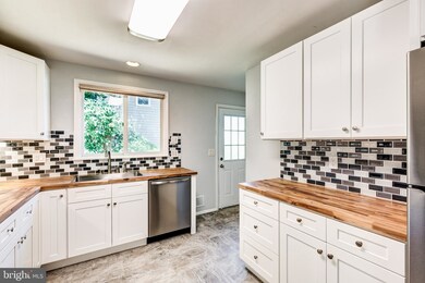 243 Walgrove Rd, Reisterstown, MD 21136 - photo 7