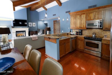 sebastian_503_ab_dining_kitchen_living