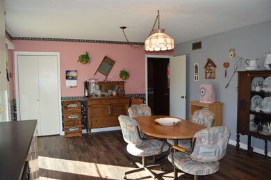 1076 E Sandra Rd, North Platte, NE 69101 - photo 5